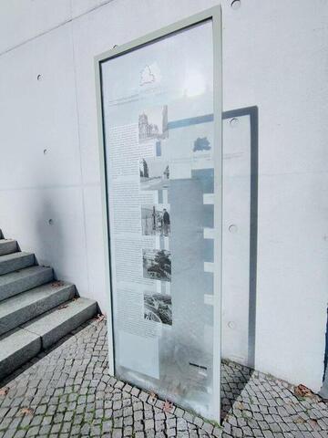 Gedenktafel zu Mauerfluchten am Reichstagsufer