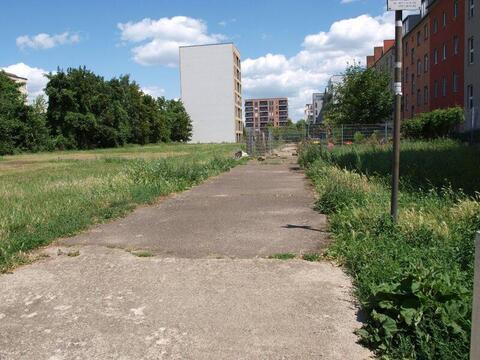 Kolonnenweg an der Bernauer Straße Kolonnenweg an der Bernauer Straße