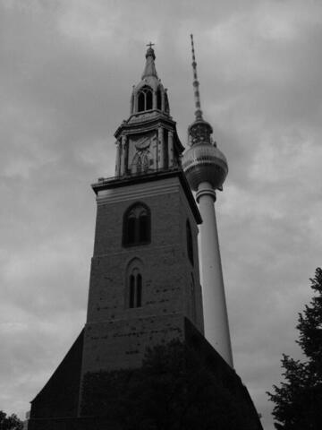 Fernsehturm Berlin und Marienkirche